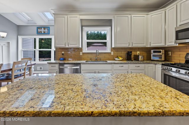 11 Clear Stream Court, Manchester, NJ 08759