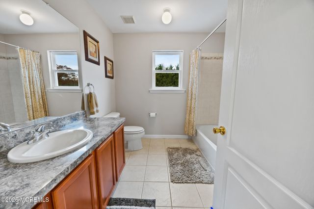 11 Clear Stream Court, Manchester, NJ 08759