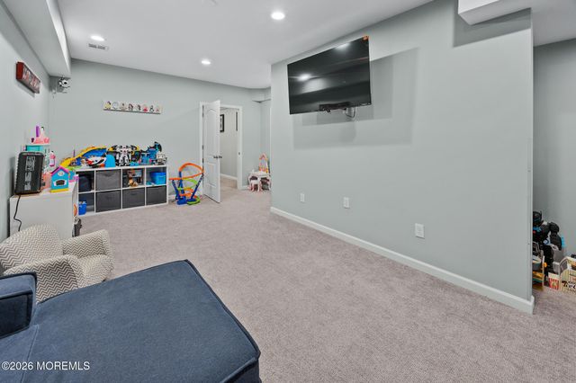 11 Clear Stream Court, Manchester, NJ 08759