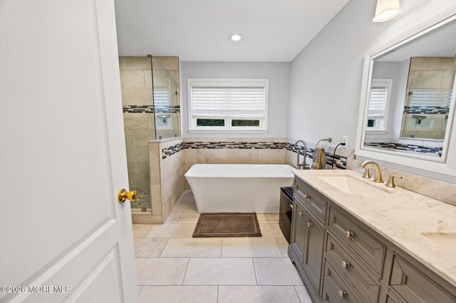 11 Clear Stream Court, Manchester, NJ 08759