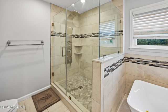 11 Clear Stream Court, Manchester, NJ 08759