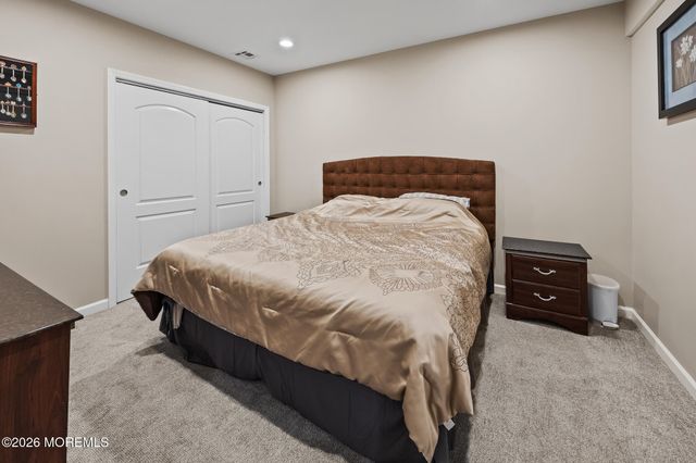 11 Clear Stream Court, Manchester, NJ 08759