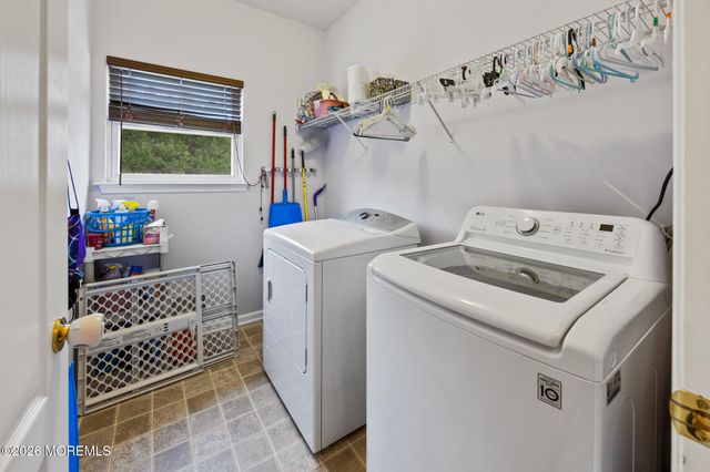 11 Clear Stream Court, Manchester, NJ 08759