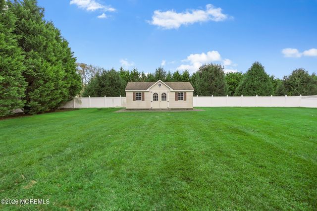 11 Clear Stream Court, Manchester, NJ 08759