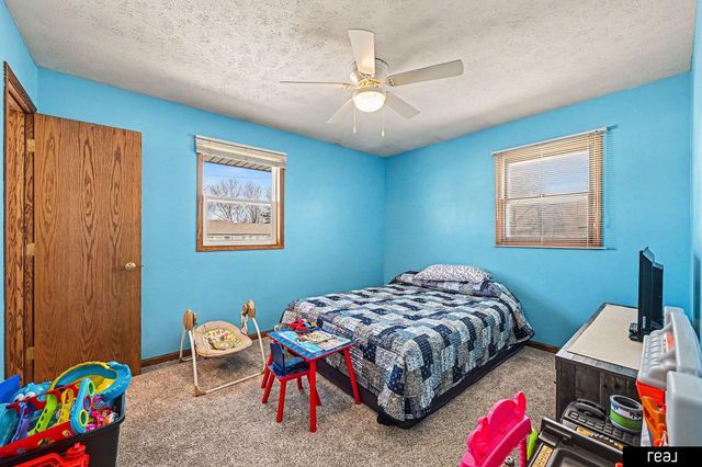 6605 S 86 Street, Omaha, NE 68127