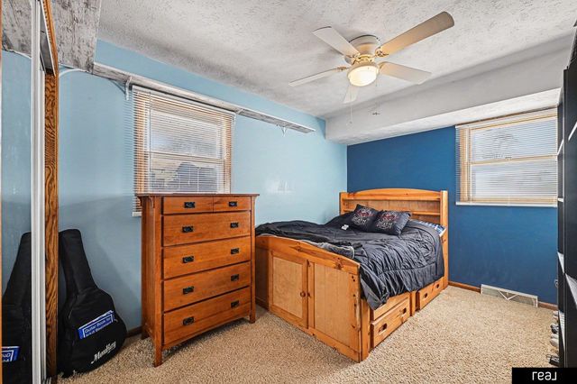 6605 S 86 Street, Omaha, NE 68127