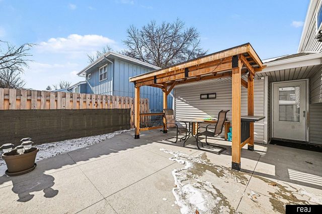 6605 S 86 Street, Omaha, NE 68127