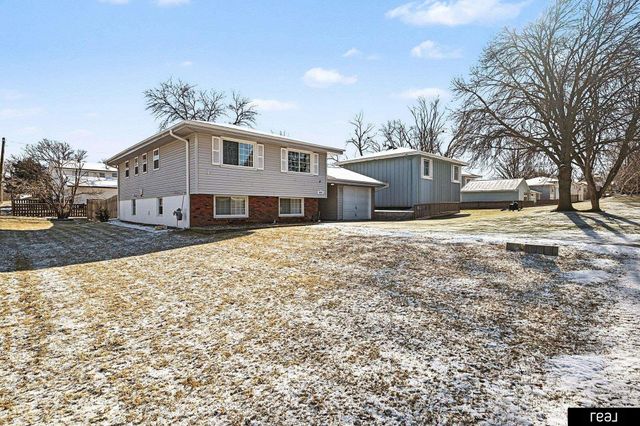 6605 S 86 Street, Omaha, NE 68127