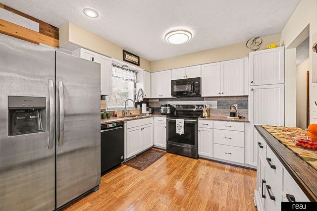 6605 S 86 Street, Omaha, NE 68127