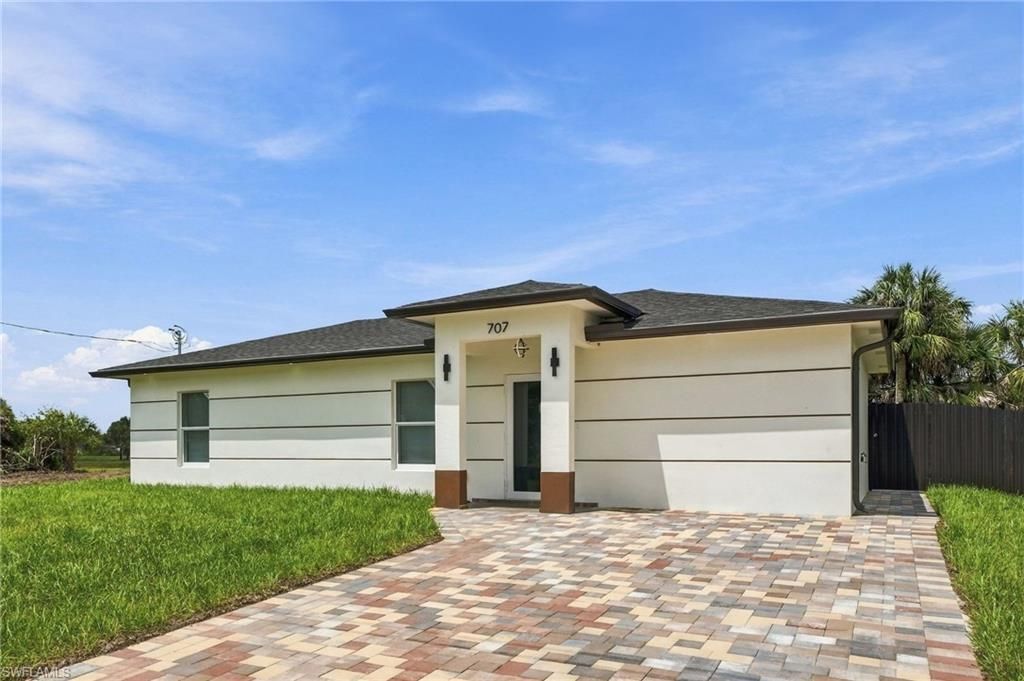 707 Sawyer ST, LEHIGH ACRES, FL 33974 — photo 2