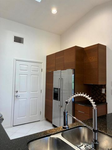 17223 Boca Club Boulevard 6, Boca Raton, FL 33487
