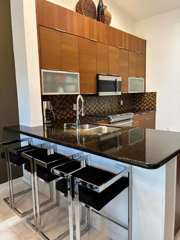 17223 Boca Club Boulevard 6, Boca Raton, FL 33487