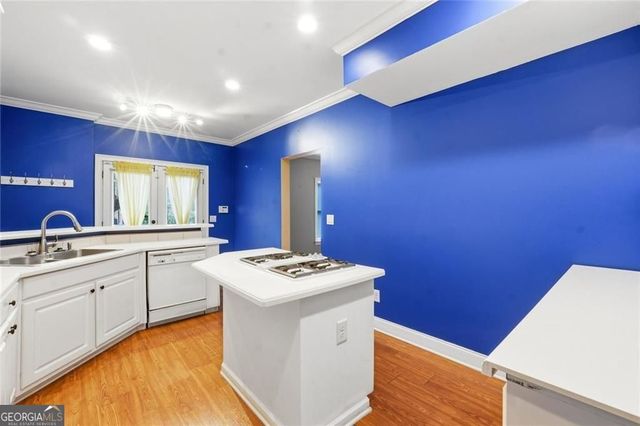 1915 Brackendale Road NE, Kennesaw, GA 30152