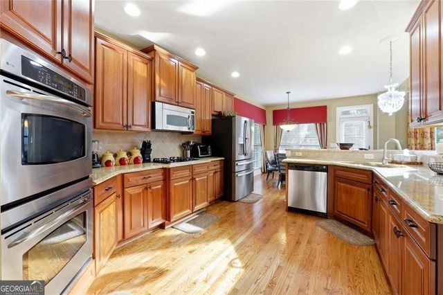 1915 Brackendale Road NE, Kennesaw, GA 30152