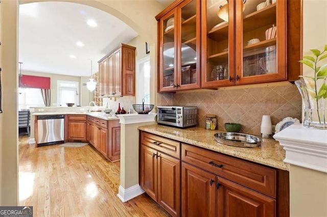 1915 Brackendale Road NE, Kennesaw, GA 30152