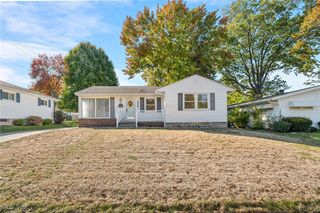 2220 Wedgewood Drive, Akron, OH 44312