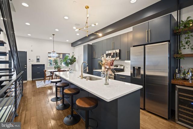 1216 CREASE ST, Philadelphia, PA 19125