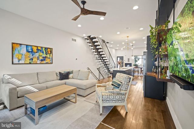 1216 CREASE ST, Philadelphia, PA 19125