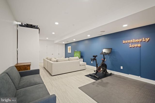 1216 CREASE ST, Philadelphia, PA 19125