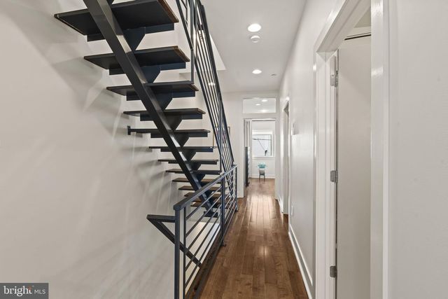 1216 CREASE ST, Philadelphia, PA 19125