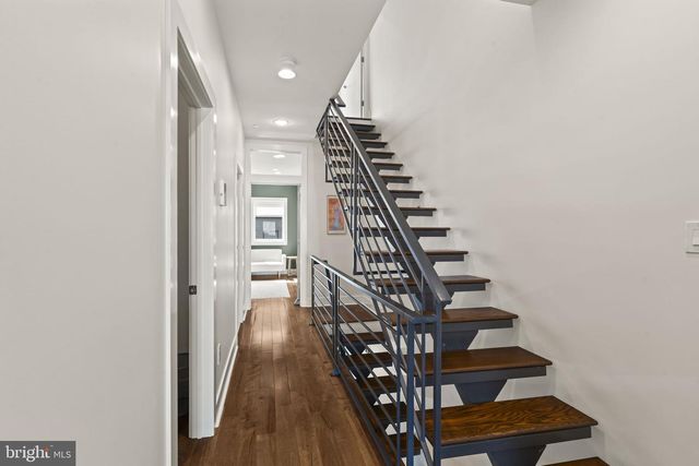 1216 CREASE ST, Philadelphia, PA 19125