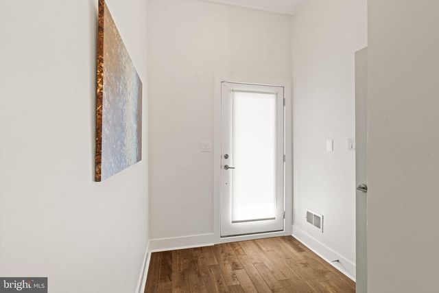 1216 CREASE ST, Philadelphia, PA 19125