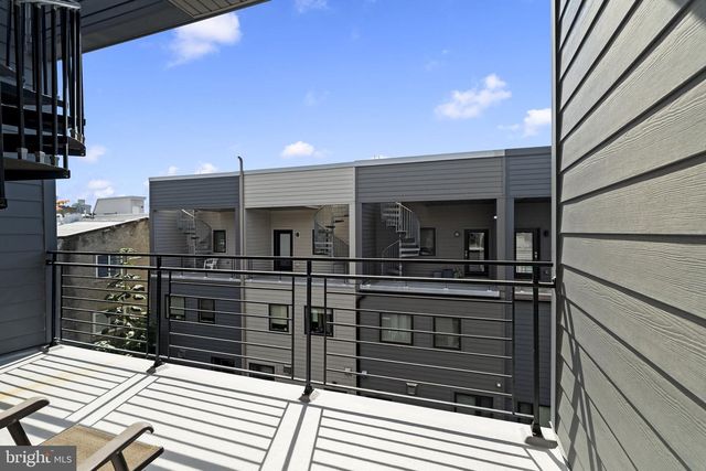 1216 CREASE ST, Philadelphia, PA 19125