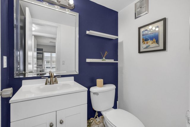 155 Windsor G, West Palm Beach, FL 33417