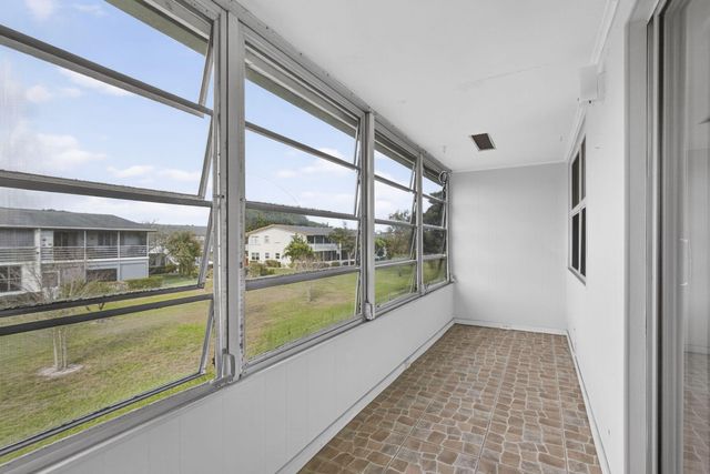 155 Windsor G, West Palm Beach, FL 33417