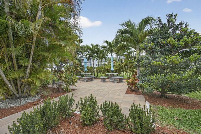 155 Windsor G, West Palm Beach, FL 33417