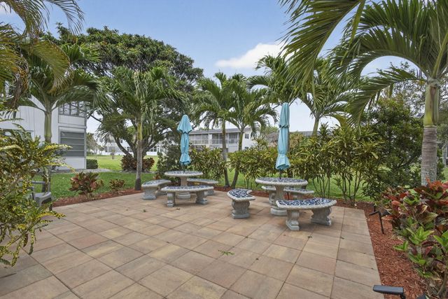 155 Windsor G, West Palm Beach, FL 33417