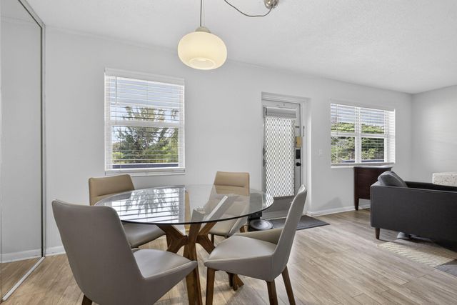 155 Windsor G, West Palm Beach, FL 33417