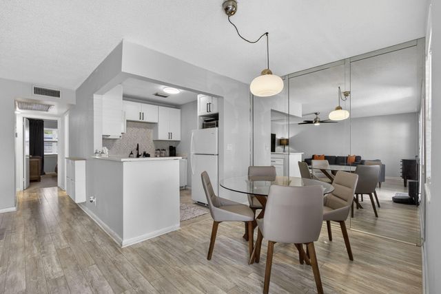 155 Windsor G, West Palm Beach, FL 33417