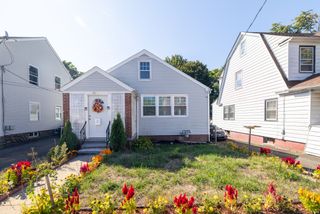 54 Arch Street, Hamden, CT 06514