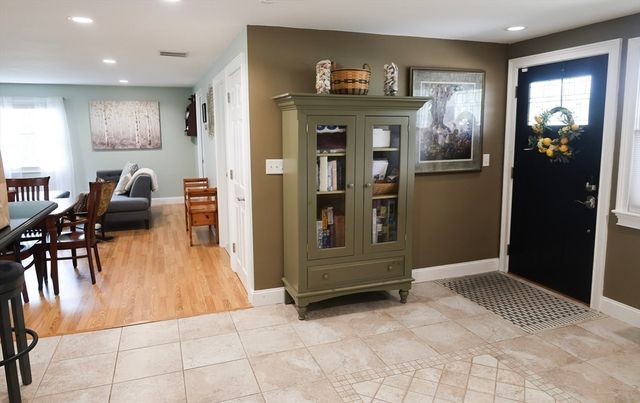 129 Burley St, Danvers, MA 01923