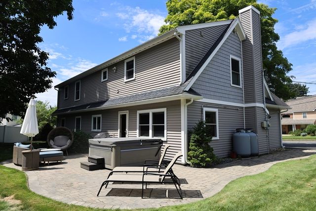 129 Burley St, Danvers, MA 01923
