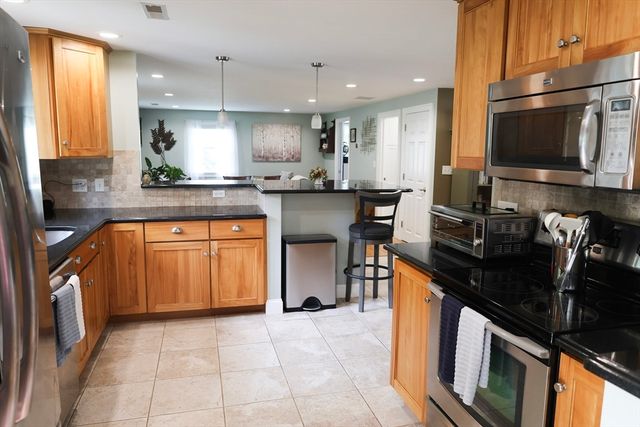 129 Burley St, Danvers, MA 01923