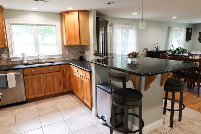 129 Burley St, Danvers, MA 01923