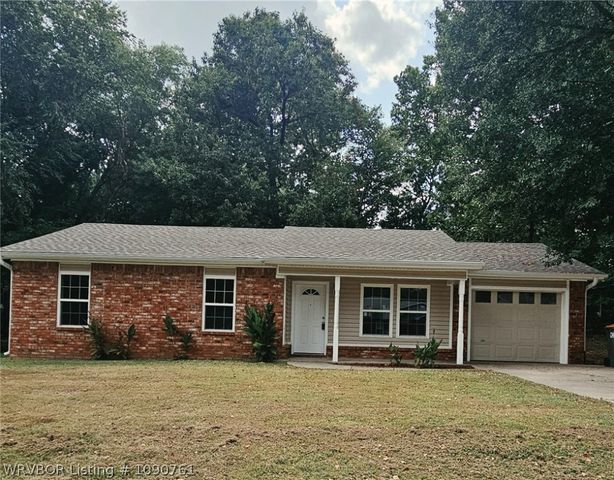 71 Grand Magnolia Drive, Greenwood, AR 72936