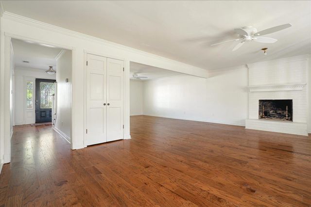 2899 CROSS COUNTRY DR, Germantown, TN 38138