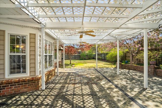 2899 CROSS COUNTRY DR, Germantown, TN 38138