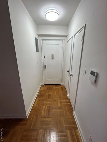 210 Pelham Road 5P, New Rochelle, NY 10805