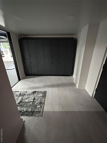 210 Pelham Road 5P, New Rochelle, NY 10805