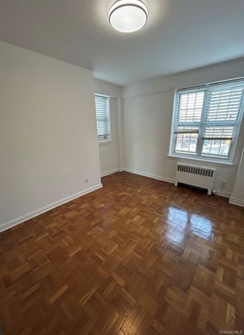 210 Pelham Road 5P, New Rochelle, NY 10805