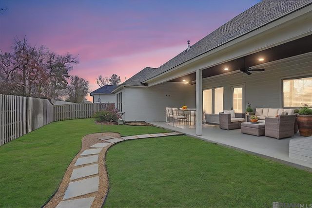 1114 Ivy Ct, Denham Springs, LA 70726