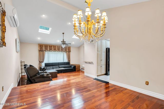 30 Mount Drive, Holmdel, NJ 07733