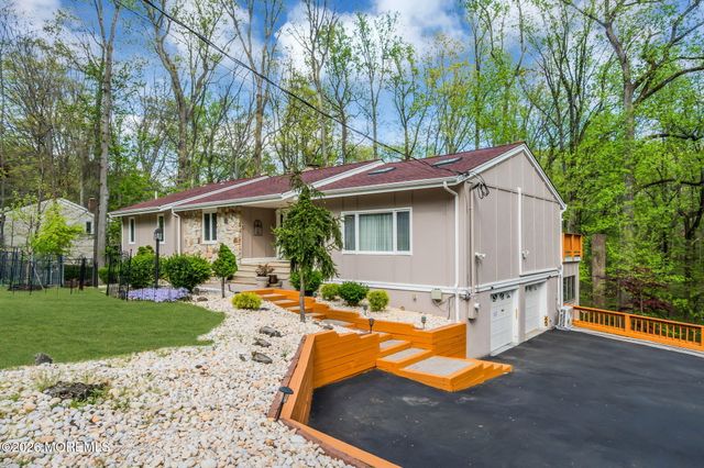 30 Mount Drive, Holmdel, NJ 07733