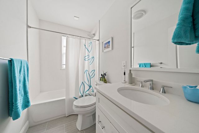 27 Whitten St 2, Boston, MA 02122