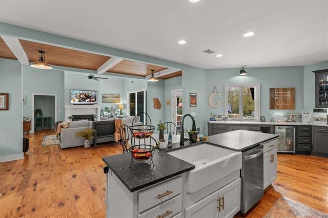 1233 Whooping Creek Road, Carrollton, GA 30116