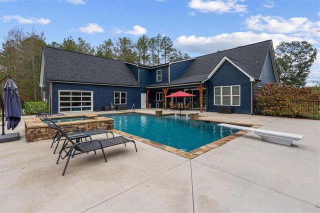 1233 Whooping Creek Road, Carrollton, GA 30116